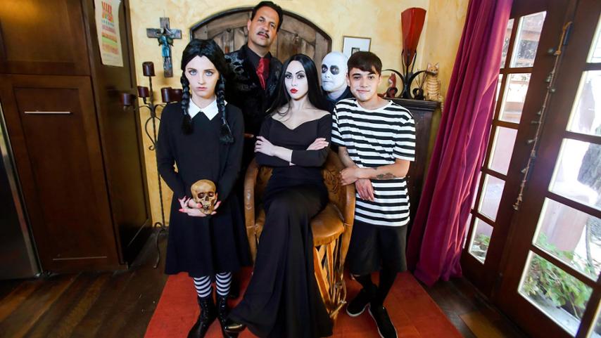 Addams Family Orgy – Kate Bloom – FamilyStrokes